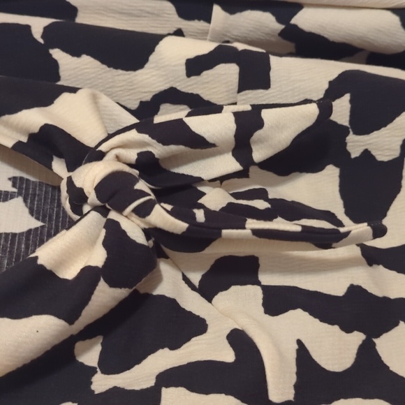 AVA & VIV NEW PLUS SIZE PRINT FRONT TIE BOW TOP 1X - Picture 6 of 11